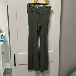Arie hi rise flair yoga pants dark green sz XL